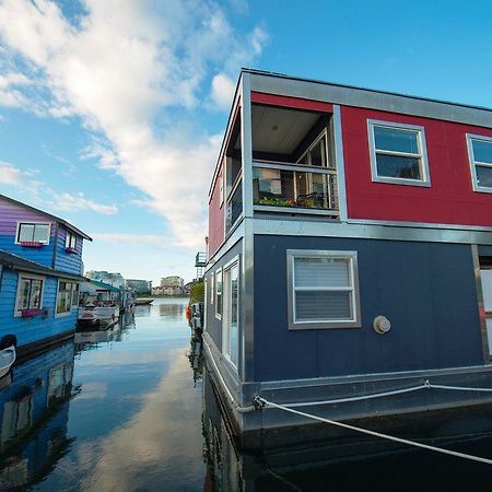 A Float Home B&B In Fisherman'S Wharf Victoria Bagian luar foto