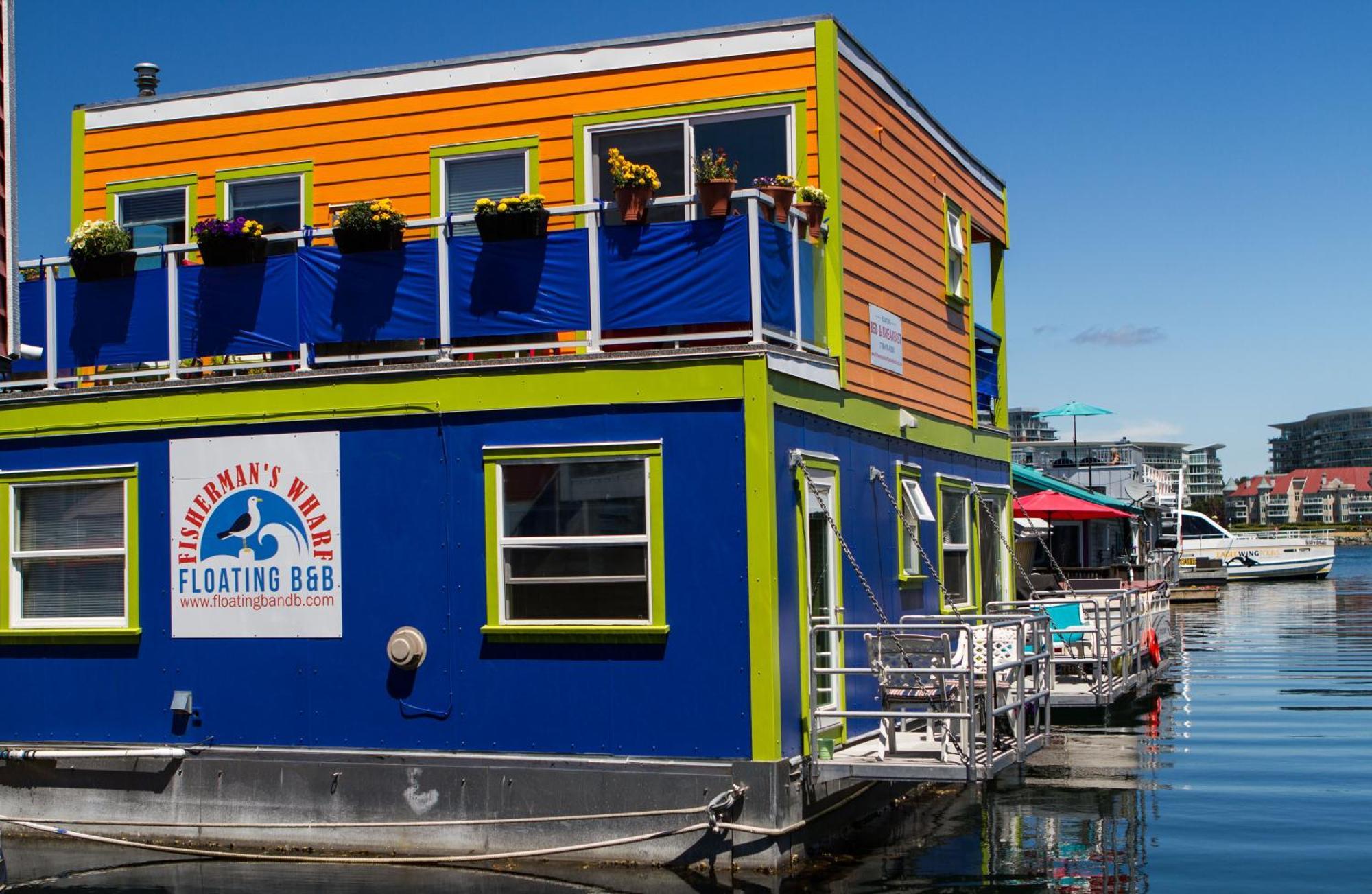 A Float Home B&B In Fisherman'S Wharf Victoria Bagian luar foto