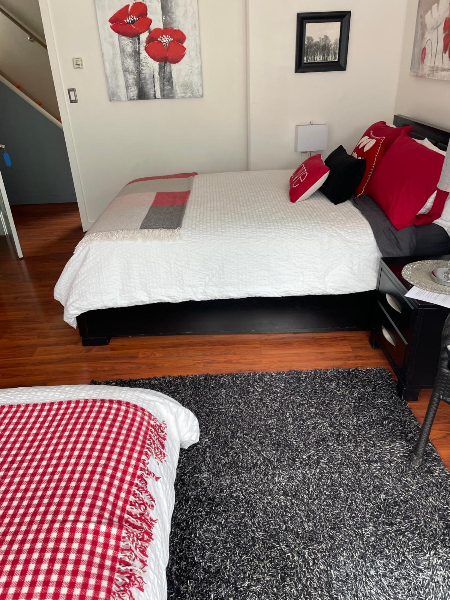 A Float Home B&B In Fisherman'S Wharf Victoria Bagian luar foto