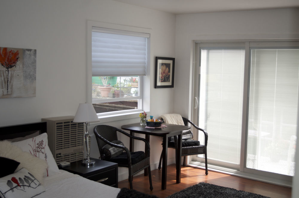 A Float Home B&B In Fisherman'S Wharf Victoria Bagian luar foto