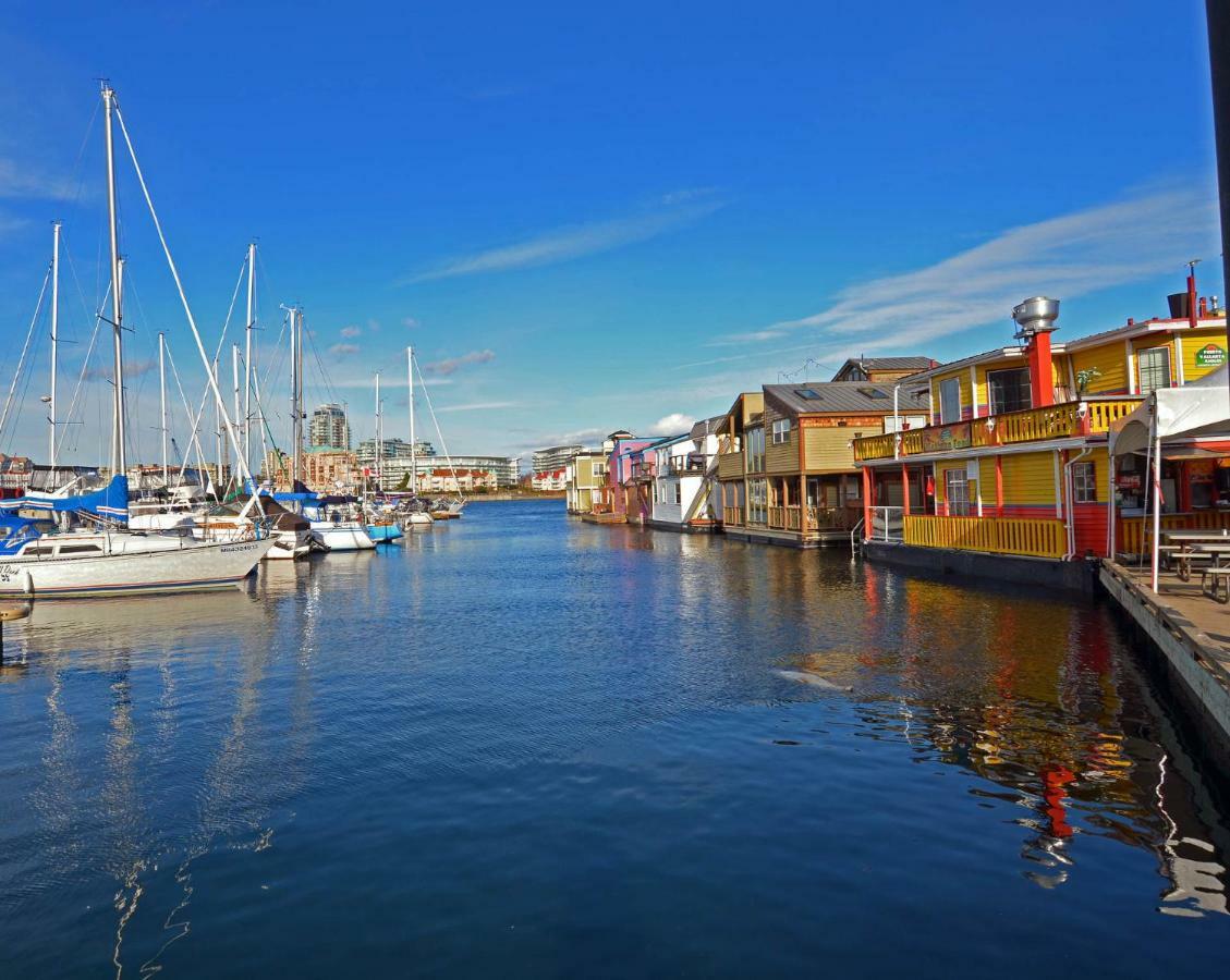A Float Home B&B In Fisherman'S Wharf Victoria Bagian luar foto