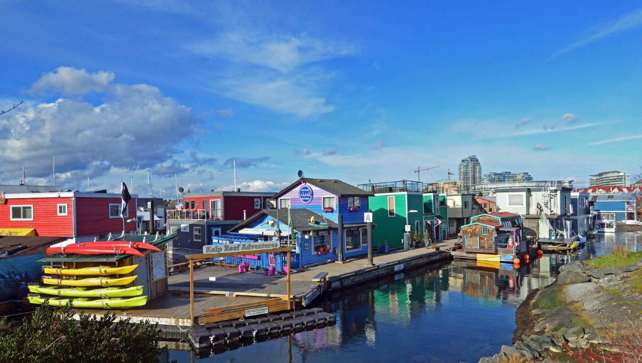 A Float Home B&B In Fisherman'S Wharf Victoria Bagian luar foto